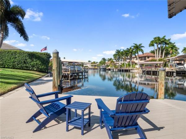 Town & River, 977 N Waterway Dr, Fort Myers, Florida 33919, image 1