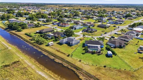 Mirror Lakes, 203 Manatee St, Fort Myers, Florida 33913, image 3