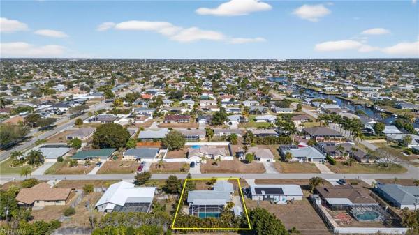 Cape Coral Residential, 916 SE 31st Ln, Cape Coral, Florida 33904, image 1