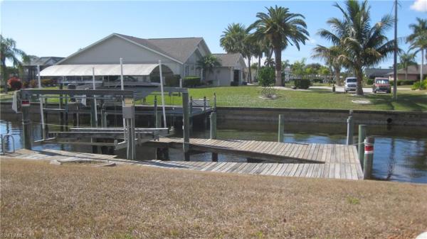 Cape Coral Residential, 2002 SE 28th St, Cape Coral, Florida 33904, image 1