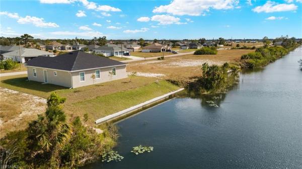 Cape Coral Residential, 4438 Connection Ave, Cape Coral, Florida 33909, image 2