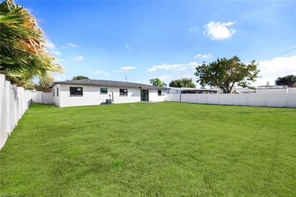 Berts Bayshore Manor, 1389 Pine Ave, North Fort Myers, Florida 33917, image 1