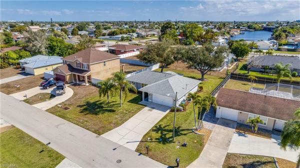 Cape Coral Residential, 2411 8th Pl, Cape Coral, Florida 33990, image 2