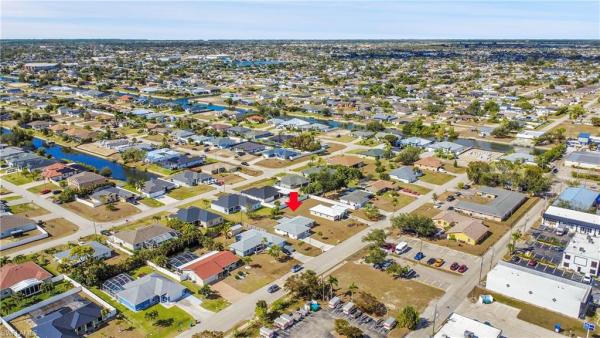 Cape Coral, 2122 SW Santa Barbara Pl, Cape Coral, Florida 33991, image 1