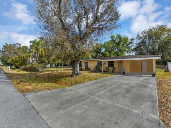 Bayshore Gardens, 2124 Gardenia Cir, North Fort Myers, Florida 33917, image 3