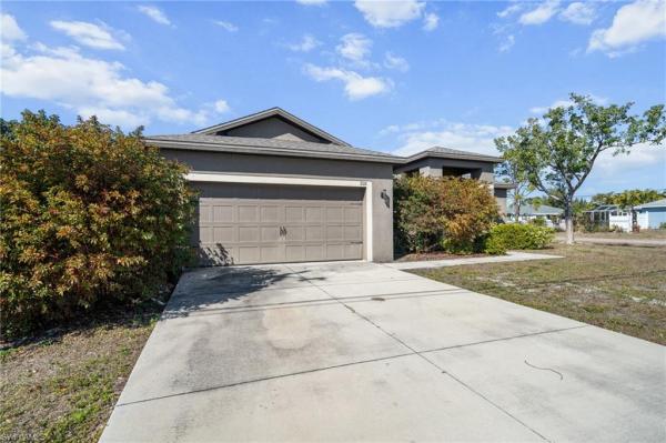 Cape Coral Residential, 2210 SW 19th Ave, Cape Coral, Florida 33991, image 1