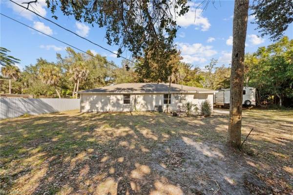 Russell Park, 260 Delray Ave, Fort Myers, Florida 33905, image 2