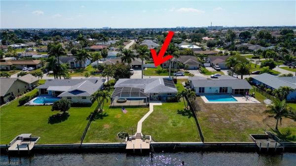 Cape Coral Residential, 917 SE 43rd Ter, Cape Coral, Florida 33904, image 2
