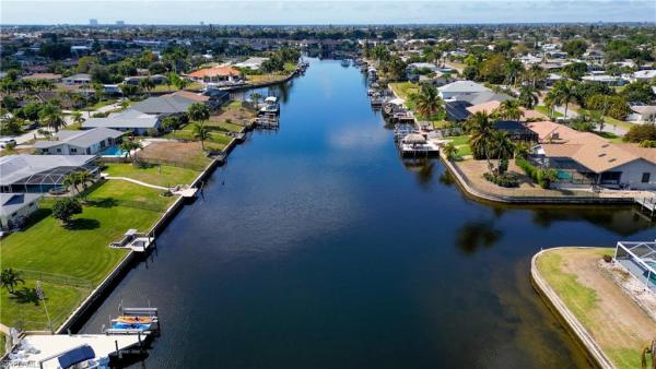 Cape Coral Residential, 917 SE 43rd Ter, Cape Coral, Florida 33904, image 1