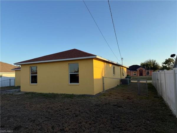 Cape Coral Residential, 225 SE 4th Ter, Cape Coral, Florida 33990, image 2