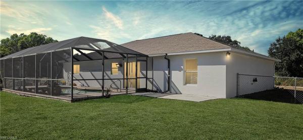 Fort Myers Residential, 6078 Laurelwood Dr, Fort Myers, Florida 33905, image 2