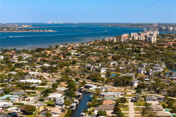 Tahitian Shores, 15637 Omai Ct, Fort Myers, Florida 33908, image 2