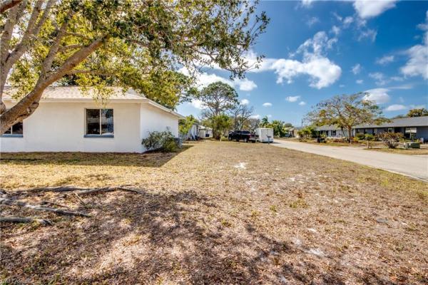 Foxmoor Pines, 1384 Sourwood Ct, North Fort Myers, Florida 33917, image 2