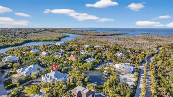 Caloosa Shores, 5243 Indian Ct, Sanibel, Florida 33957, image 2