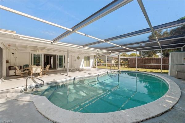 Tanglewood, 1344 Mayfair Ter, Fort Myers, Florida 33919, image 2