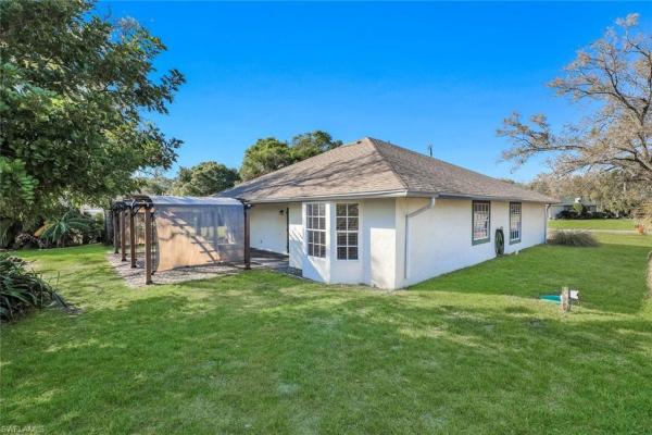 Colonial Pines, 17855 Chesterfield Rd, North Fort Myers, Florida 33917, image 2