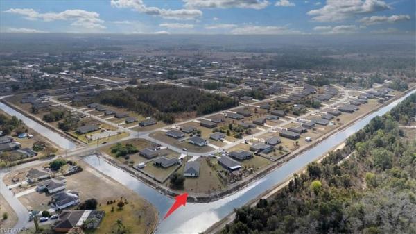 828 Youngreen Dr, Fort Myers, Florida 33913, image 1