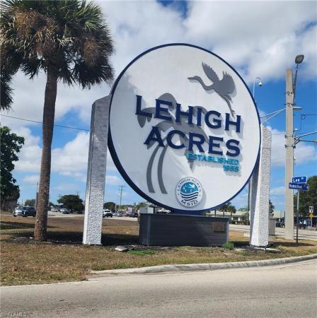 Pinewood, 3 Aztec Lily Ln, Lehigh Acres, Florida 33936, image 2
