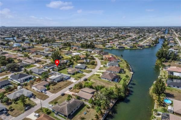 Cape Coral Residential, 322 SW 28th Ter, Cape Coral, Florida 33914, image 2