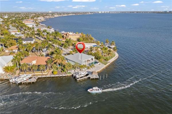 Yacht Club, 218 Bayshore Dr, Cape Coral, Florida 33904, image 2
