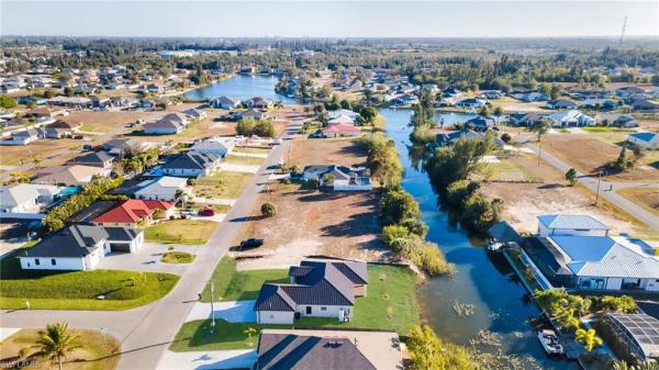 Cape Coral, 16 SW 22nd Ave, Cape Coral, Florida 33991, image 1