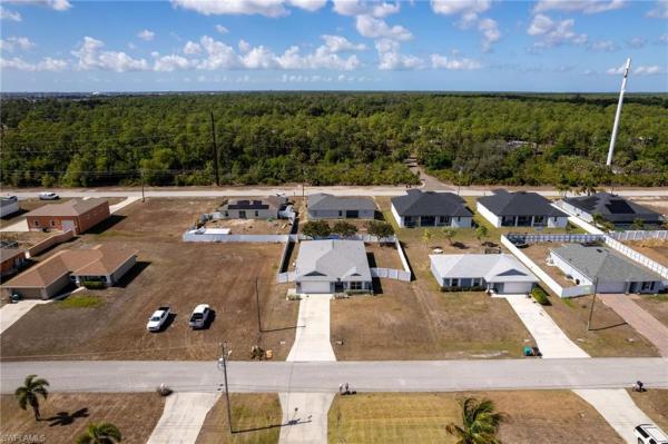 Gator Circle, 3306 8th Pl, Cape Coral, Florida 33909, image 2