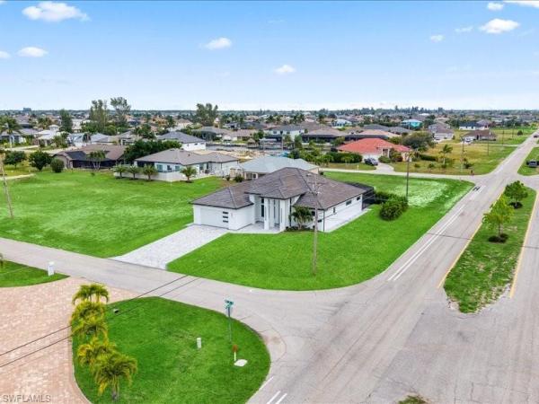 Cape Coral, 801 38th Pl, Cape Coral, Florida 33993, image 2
