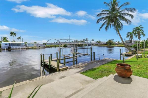 Island Harbors, 2480 Bayshore Dr, Matlacha, Florida 33993, image 2