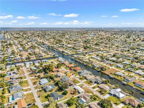 Cape Coral Residential, 531 SE 33rd St, Cape Coral, Florida 33904, image 2