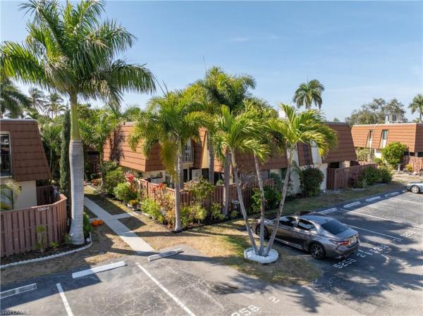 The Village Of Cedarbend, 5258 Cedarbend Dr #2, Fort Myers, Florida 33919, image 3