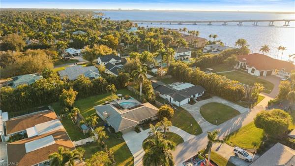 Waldens Riviera Estates, 1312 Jambalana Ln, Fort Myers, Florida 33901, image 1