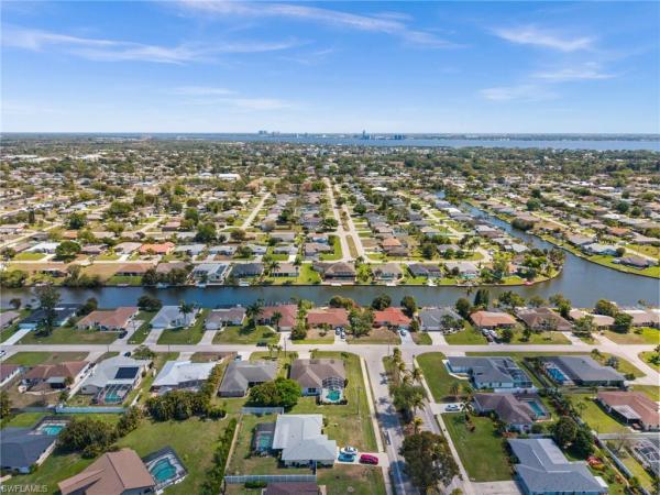 Cape Coral, 410 20th Ct, Cape Coral, Florida 33990, image 2