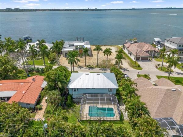 Cape Coral, 647 Coral Dr, Cape Coral, Florida 33904, image 1