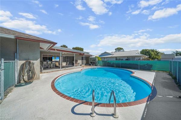  Lochmoor, 2172 Lochmoor Cir, North Fort Myers, Florida 33903, image 2