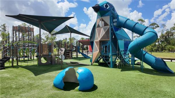 17652 Woodland Ct, Punta Gorda, Florida 33982, image 1