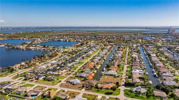 Cape Coral, 828 52nd St, Cape Coral, Florida 33914, image 3