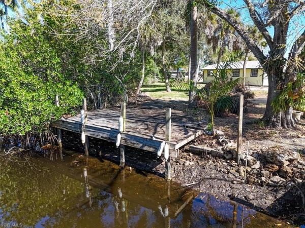 North Fort Myers No HOA, 137 Dow Ln, North Fort Myers, Florida 33917, image 2