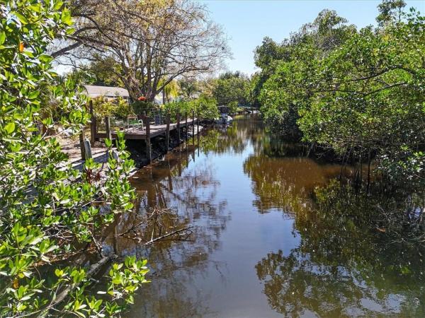 North Fort Myers No HOA, 137 Dow Ln, North Fort Myers, Florida 33917, image 1