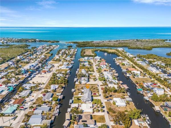 Sandy Shoals, 16137 Bowline St, Bokeelia, Florida 33922, image 2