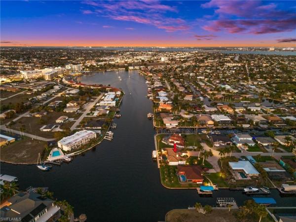 Yacht Club, 5205 Tamiami Ct, Cape Coral, Florida 33904, image 2