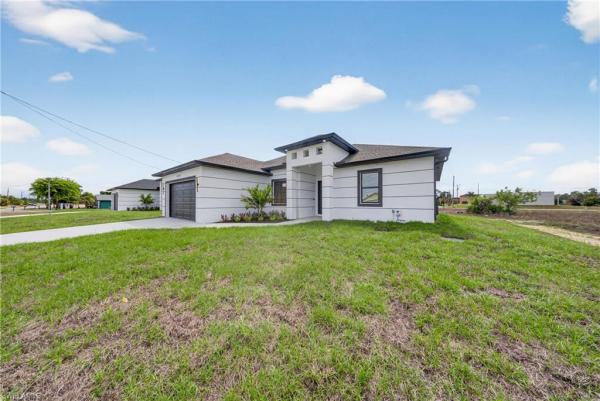 4103 W 10th St, Lehigh Acres, Florida 33971, image 1