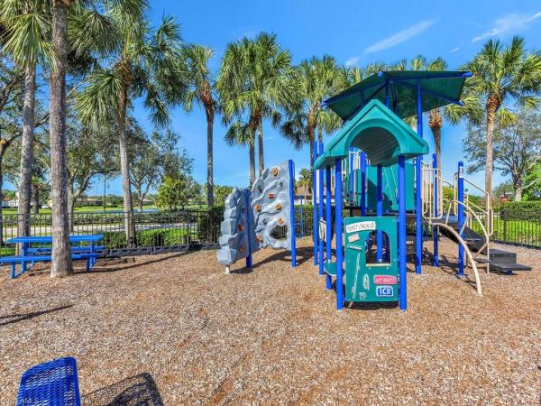 Hampton Park, 10093 Avalon Lake Cir, Fort Myers, Florida 33913, image 2