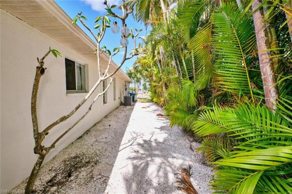 Cape Coral, 2201 5th Ave, Cape Coral, Florida 33990, image 1