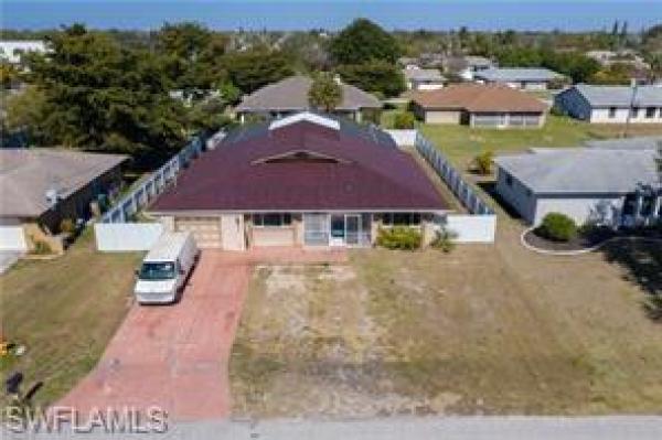 Cape Coral Residential, 905 27th Ter, Cape Coral, Florida 33904, image 1