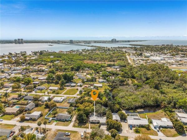 North Fort Myers No HOA, 81 W Glenmont Dr, North Fort Myers, Florida 33917, image 2