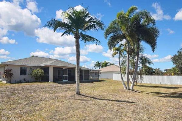 5122 Beecher St, Lehigh Acres, Florida 33971, image 1