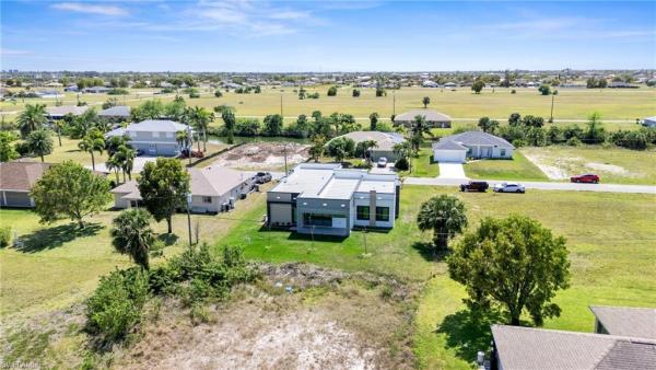 2027 18th St, Cape Coral, Florida 33909, image 1