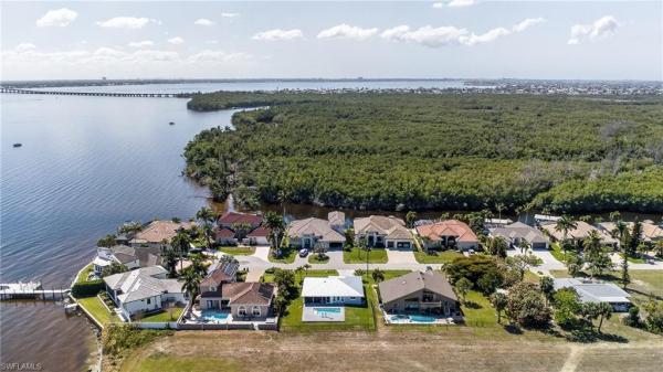 Cape Coral Residential, 2367 Coral Point Dr, Cape Coral, Florida 33990, image 3
