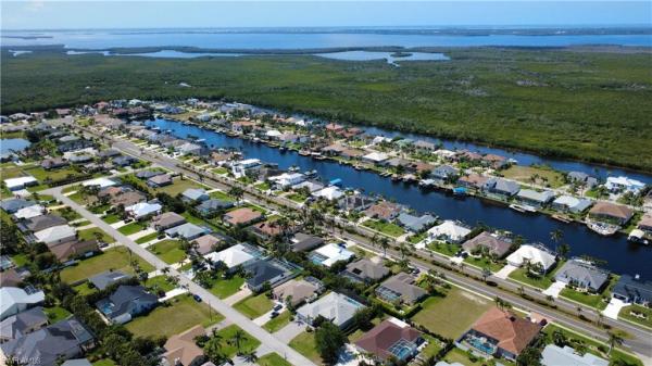 Cape Coral Residential, 5216 27th Pl, Cape Coral, Florida 33914, image 3
