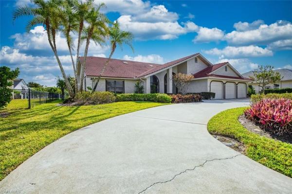 Town & River, 6896 Erin Marie Ct, Fort Myers, Florida 33919, image 2